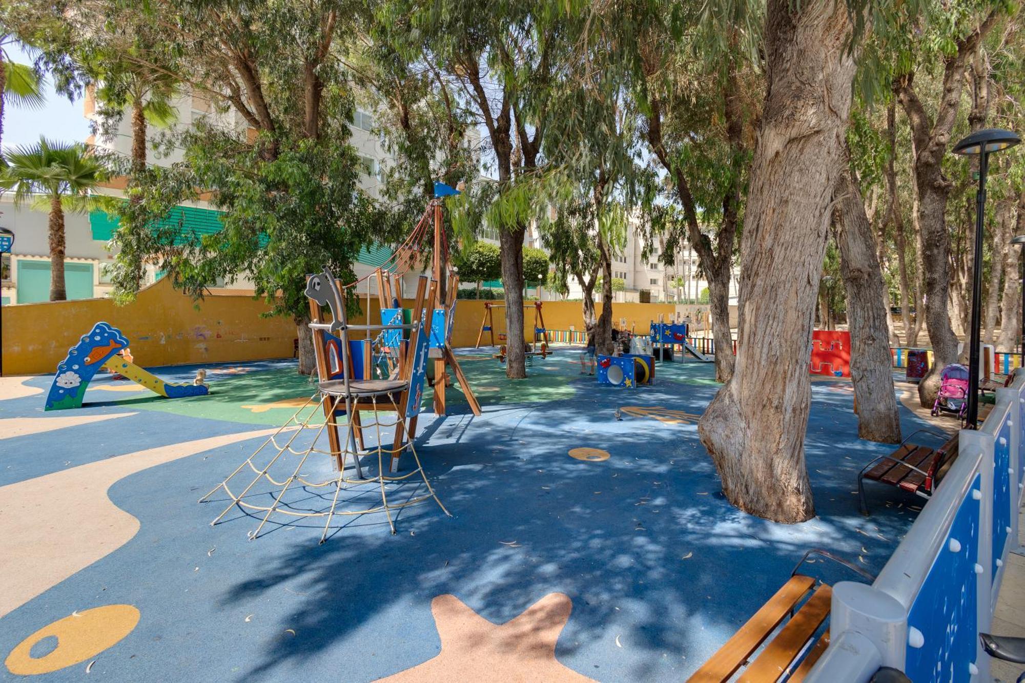 Apartamentos Oasis El Albir Екстериор снимка